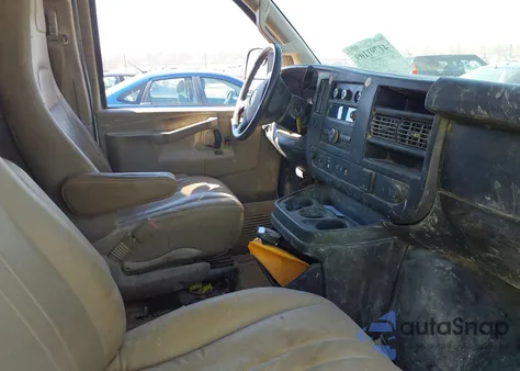 2018 Chevrolet Express 2500 Work Van из США, поврежденный, VIN 1GCWGAFP8J1253370